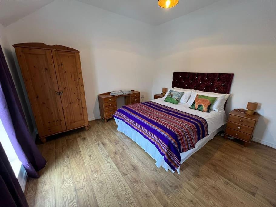 The Alpaca Farmhouse With Hot Tub And Alpaca Experience Included Dromara Extérieur photo