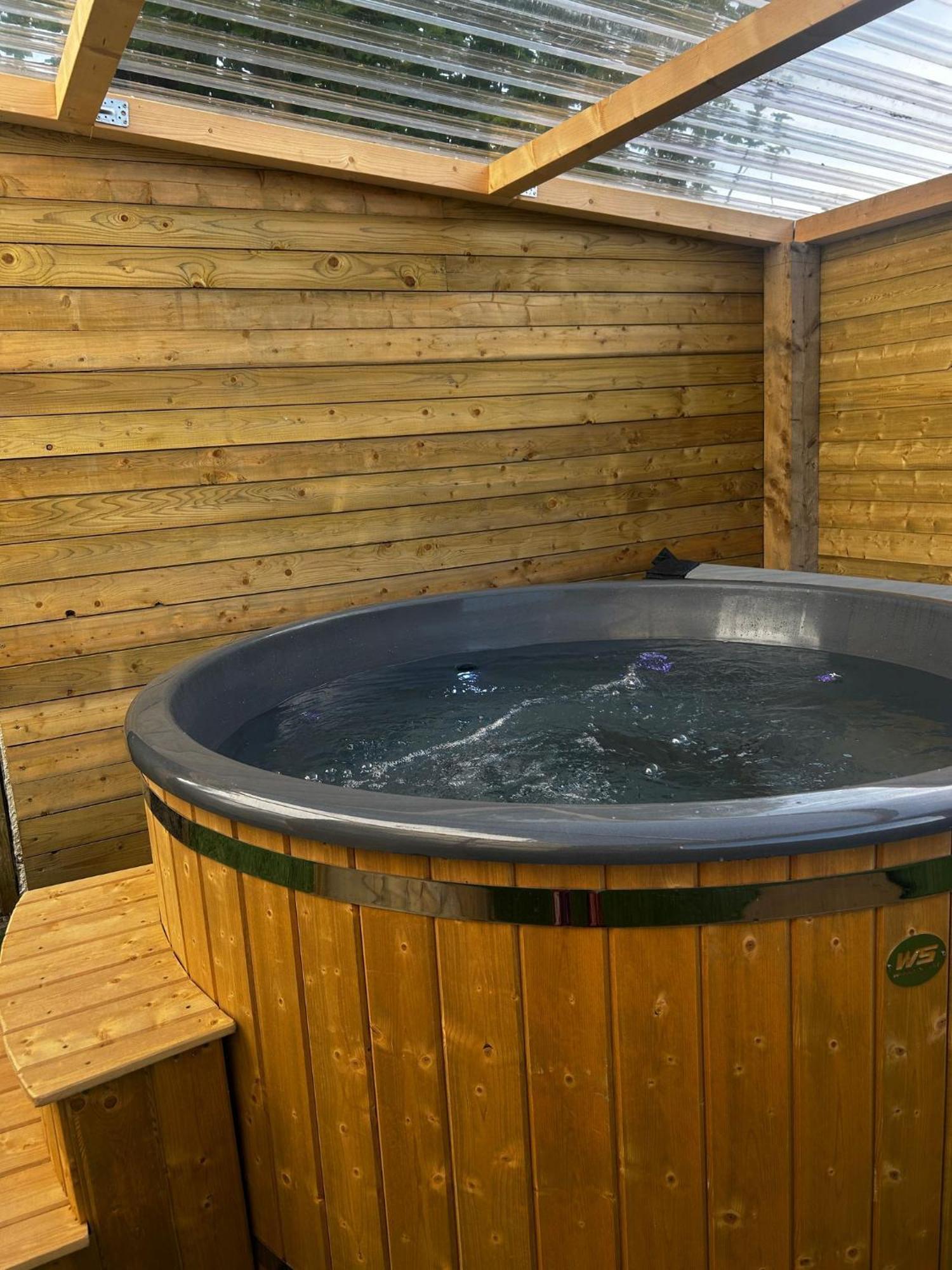 The Alpaca Farmhouse With Hot Tub And Alpaca Experience Included Dromara Extérieur photo