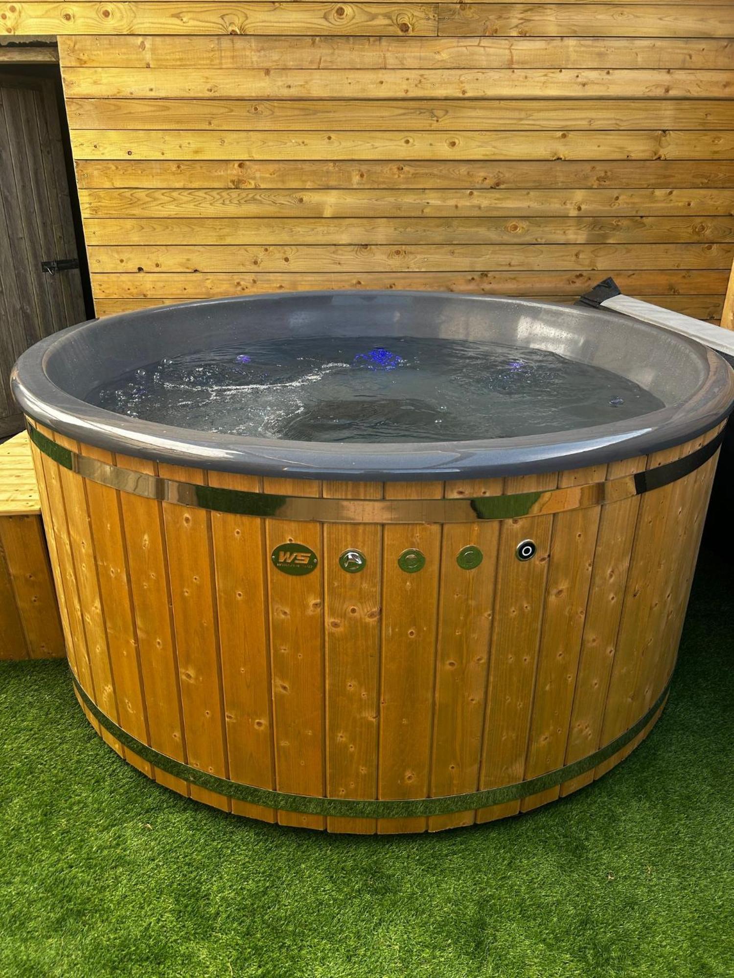 The Alpaca Farmhouse With Hot Tub And Alpaca Experience Included Dromara Extérieur photo